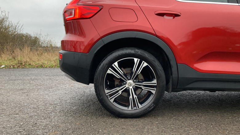 Volvo Xc40 2.0 B4P Inscription Pro 5dr Auto Petrol Estate